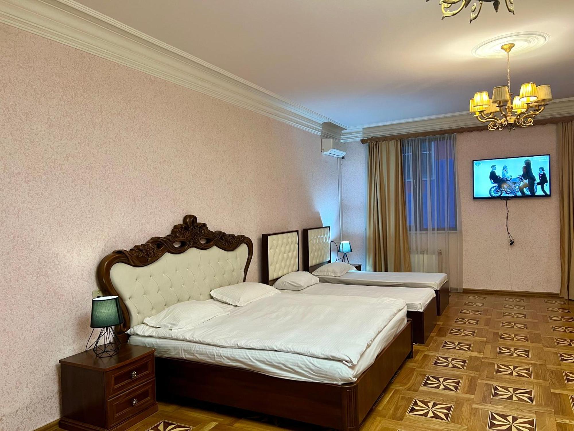 Family Hotel Yerevan Exterior photo