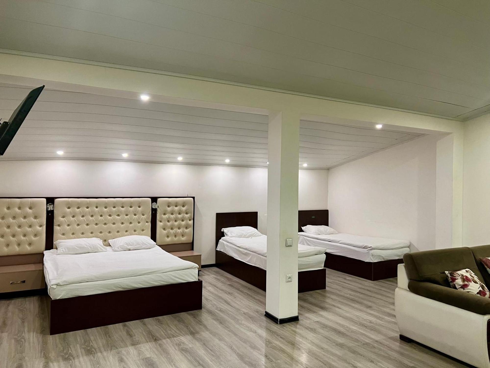 Family Hotel Yerevan Exterior photo